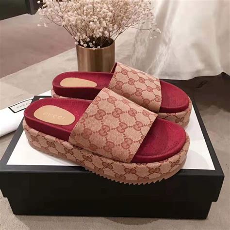 women's gucci sandals